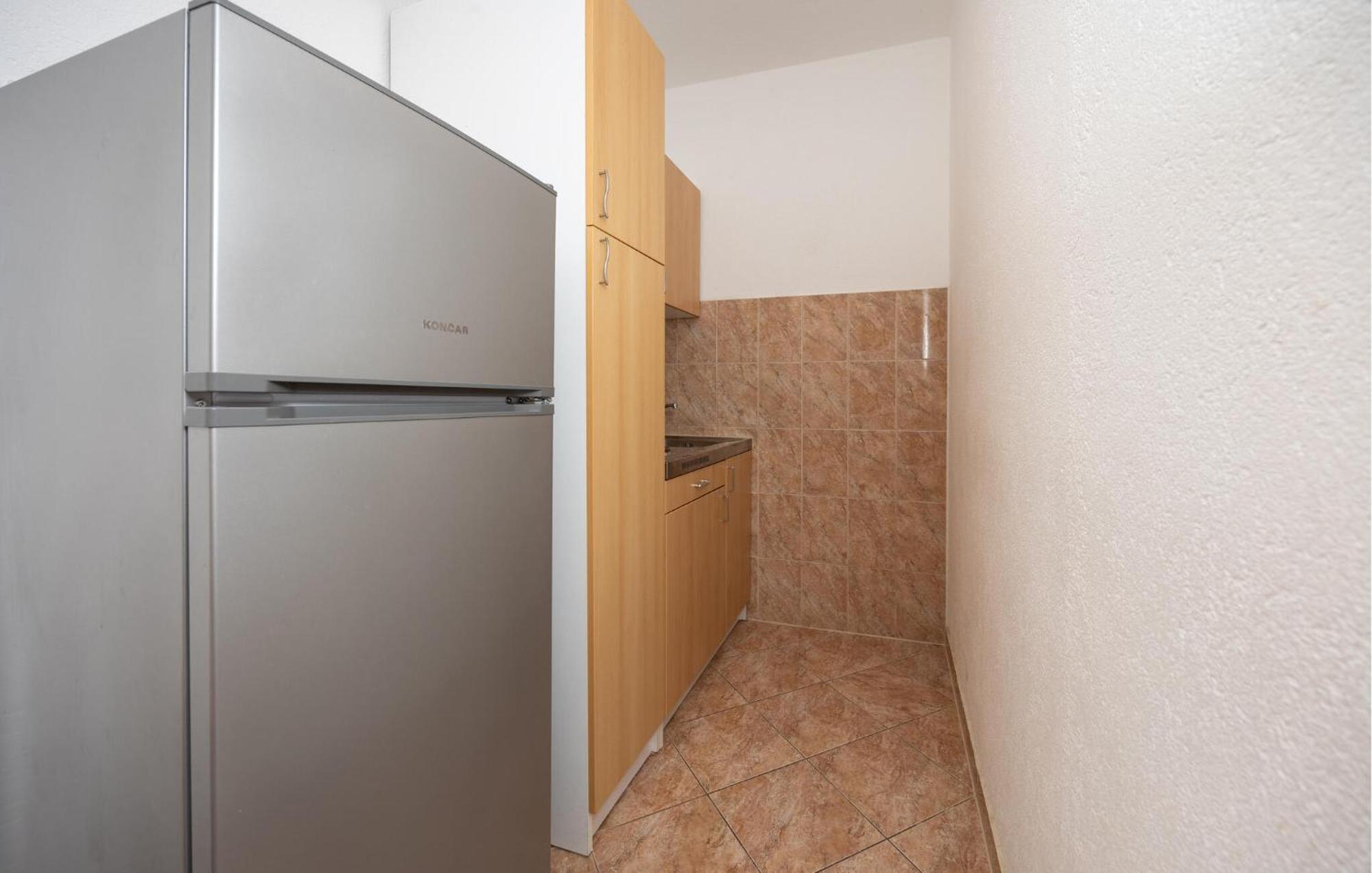 1 Bedroom Awesome Apartment In ล็อควา โรโกซนิตซา ภายนอก รูปภาพ