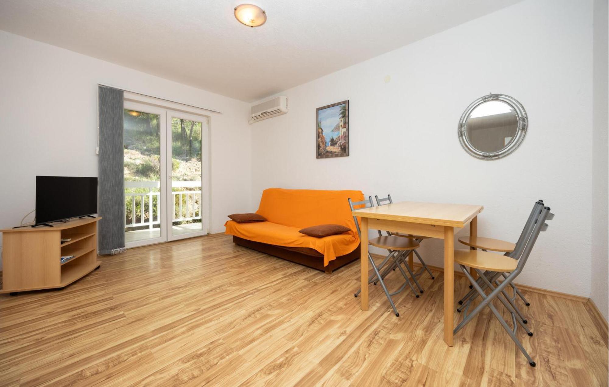 1 Bedroom Awesome Apartment In ล็อควา โรโกซนิตซา ภายนอก รูปภาพ